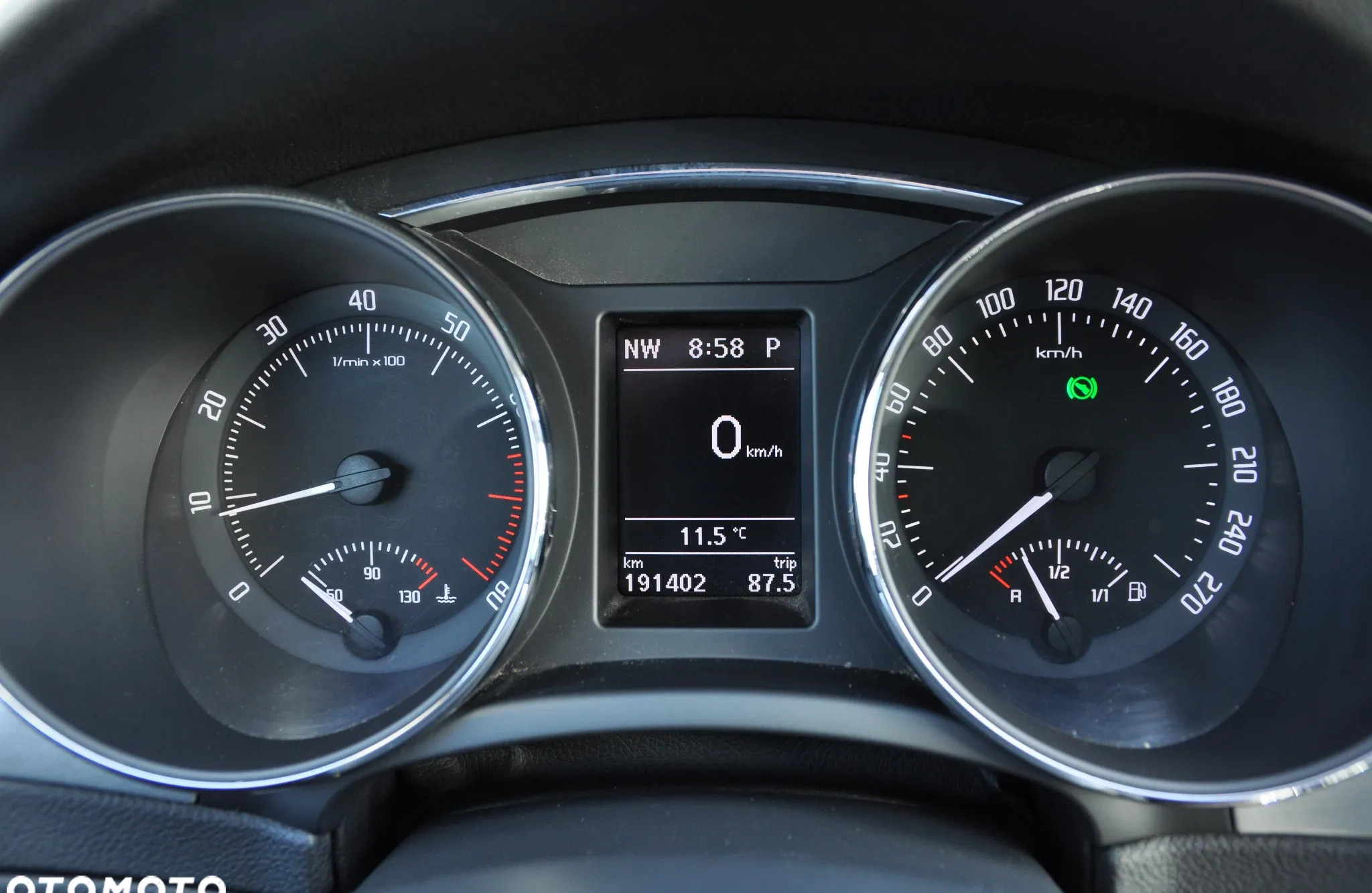 Skoda Superb cena 38900 przebieg: 190000, rok produkcji 2013 z Toruń małe 211